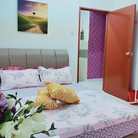 Apartamento Casa Inderaloka Pantai Batu Buruk Kuala Terengganu Exterior foto
