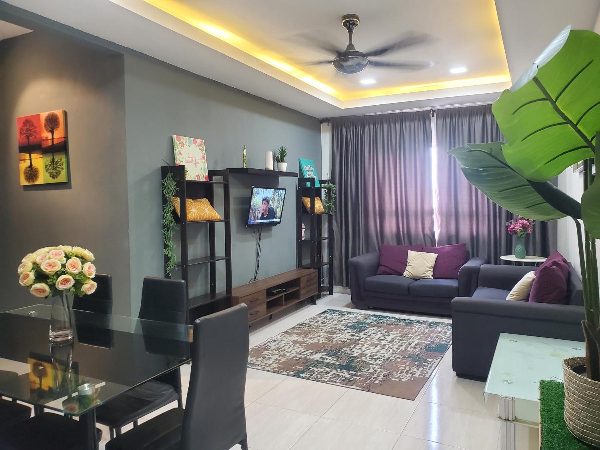 Apartamento Casa Inderaloka Pantai Batu Buruk Kuala Terengganu Exterior foto