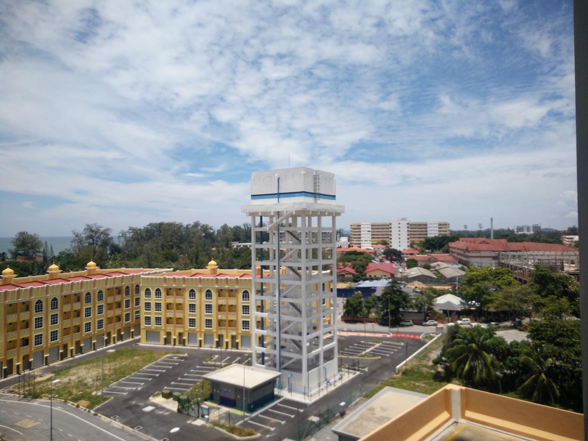 Apartamento Casa Inderaloka Pantai Batu Buruk Kuala Terengganu Exterior foto