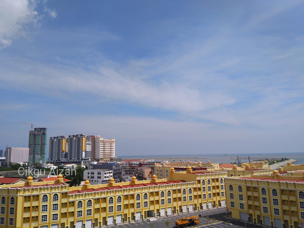 Apartamento Casa Inderaloka Pantai Batu Buruk Kuala Terengganu Exterior foto
