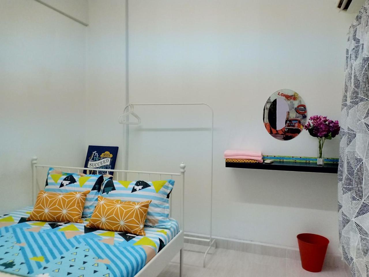 Apartamento Casa Inderaloka Pantai Batu Buruk Kuala Terengganu Exterior foto